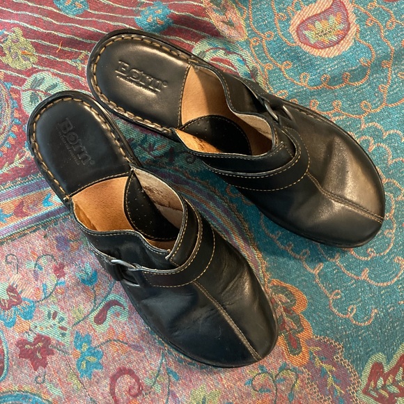 Born Clogs - Picture 4 of 6